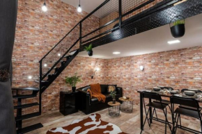 Very stylish and central AC apartment